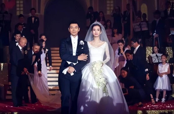 方道配资 亲手葬送黄晓明红利的杨颖，如今落魄干回老本行，不知是否后悔